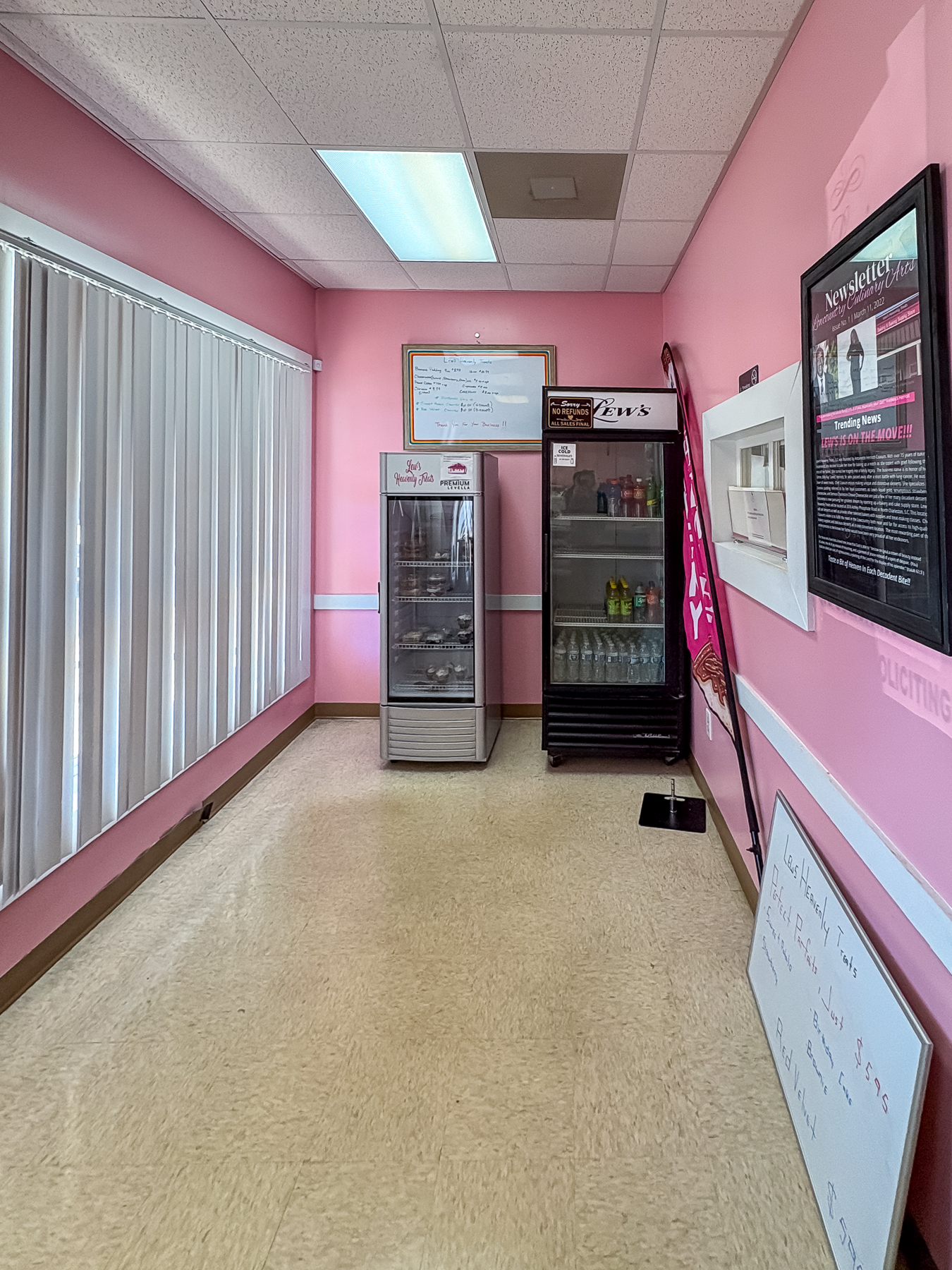 Displayed image from the thumbnail slider