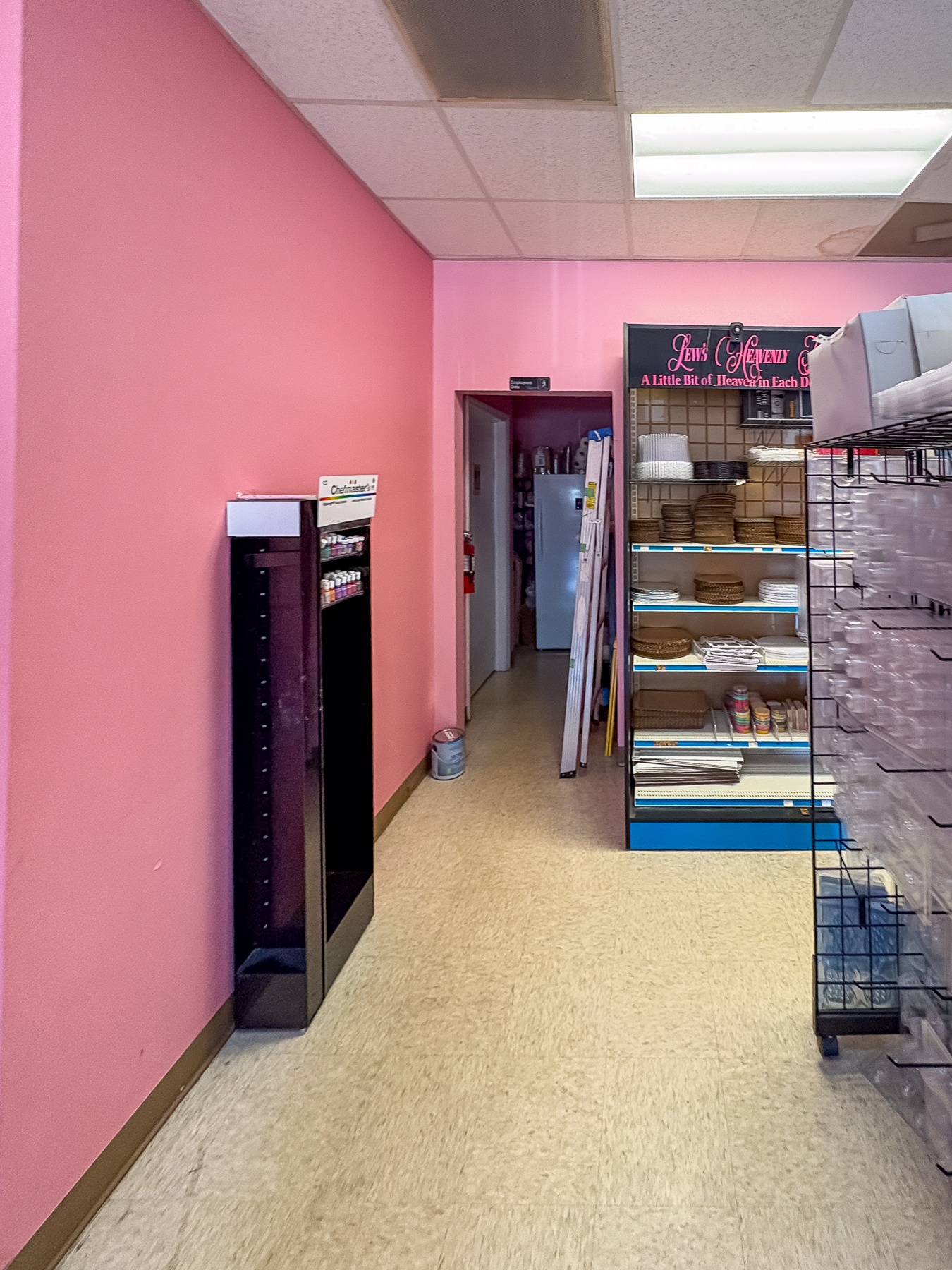 Displayed image from the thumbnail slider