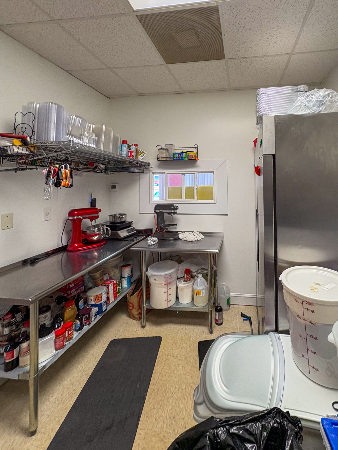 Displayed image from the thumbnail slider