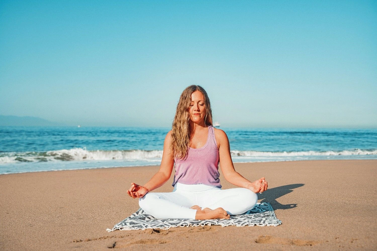How to Meditate Daily: A Simple Routine To Build Consistency