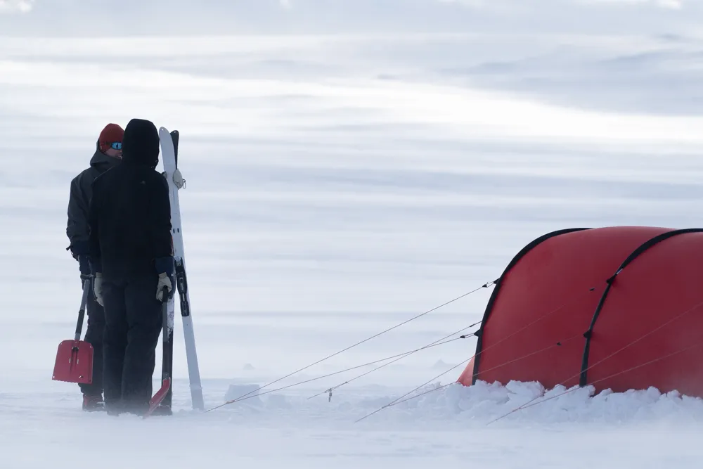 Putting up a Hilleberg Keron 3GT in deep snow