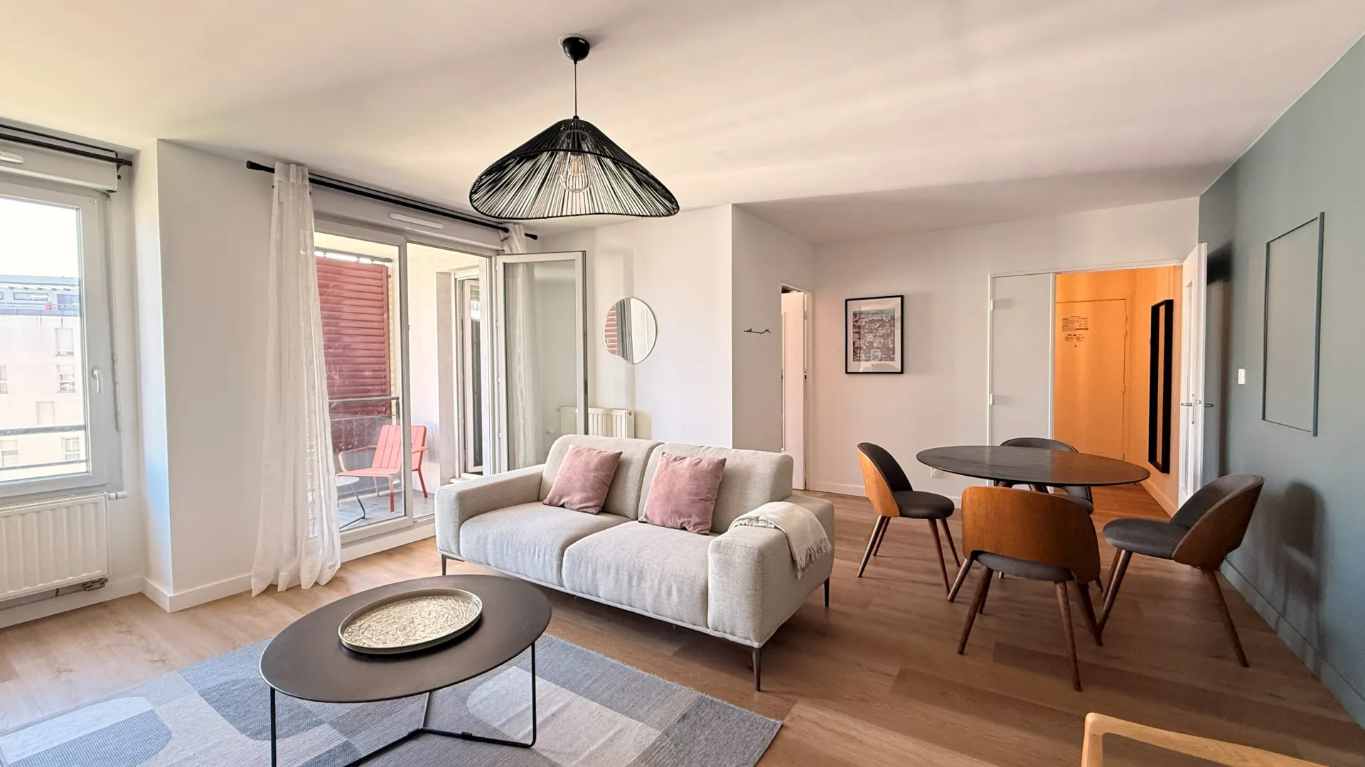 Appartement T3 de 71m² meublé, balcon, box parking - secteur garibaldi Lyon 7