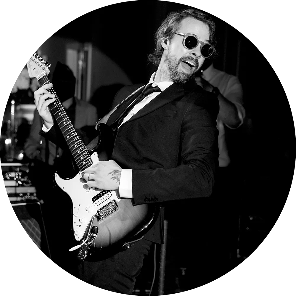 Vinny - Wedding Guitarist - Boston Common Band