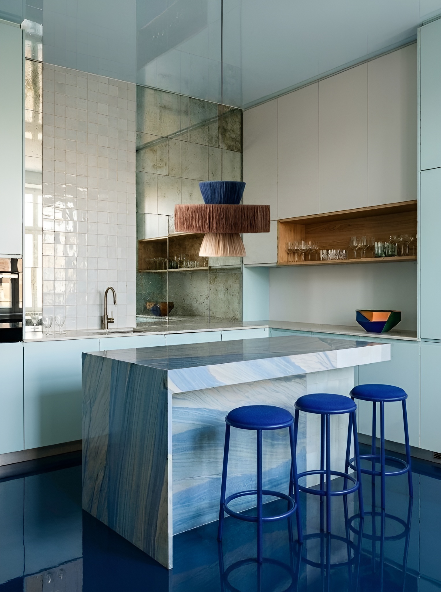 Mirror Finish: The Rise of High Gloss in the Kitchen