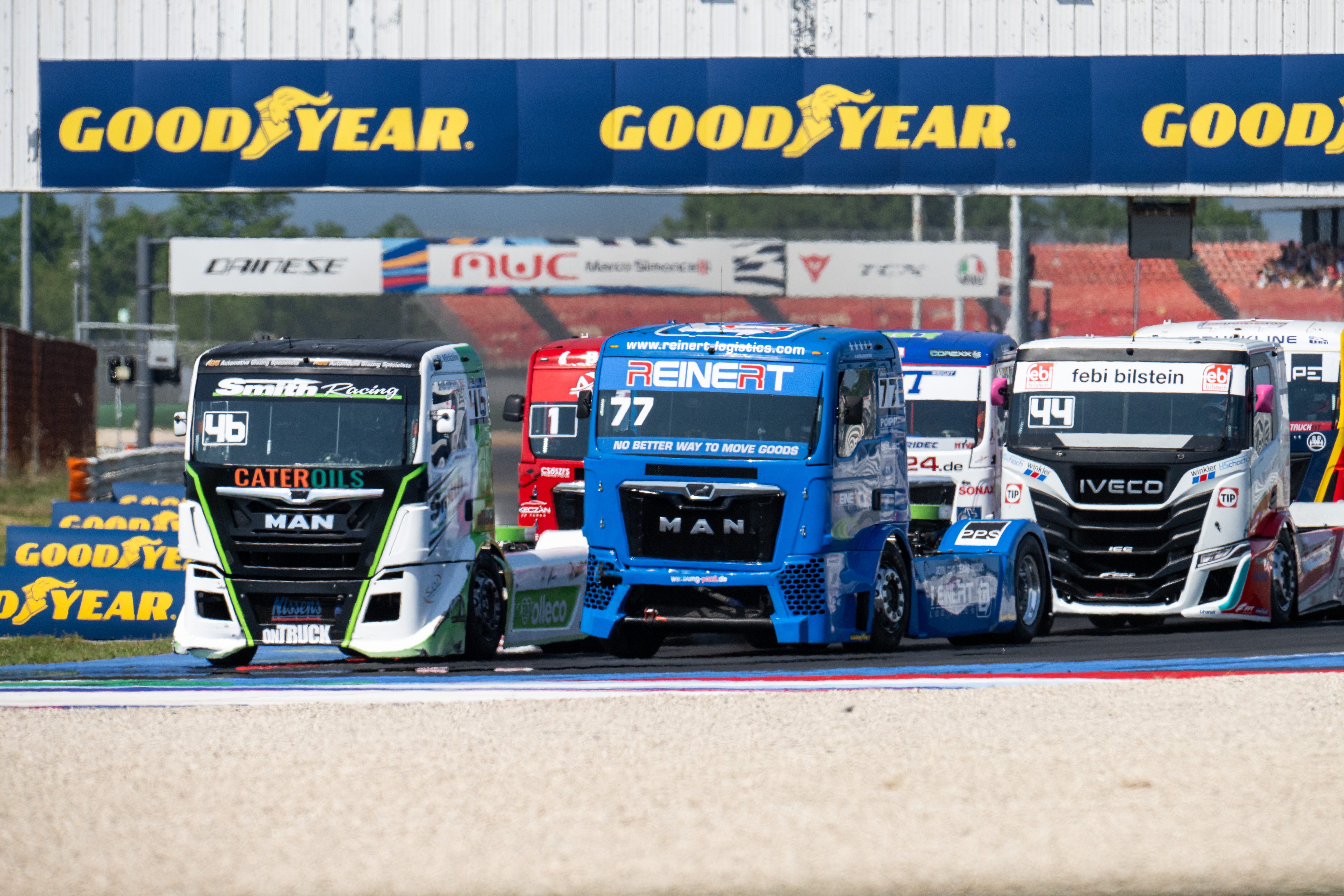 Race 4 flash report: Kiss fights back to complete Goodyear ETRC opener on top