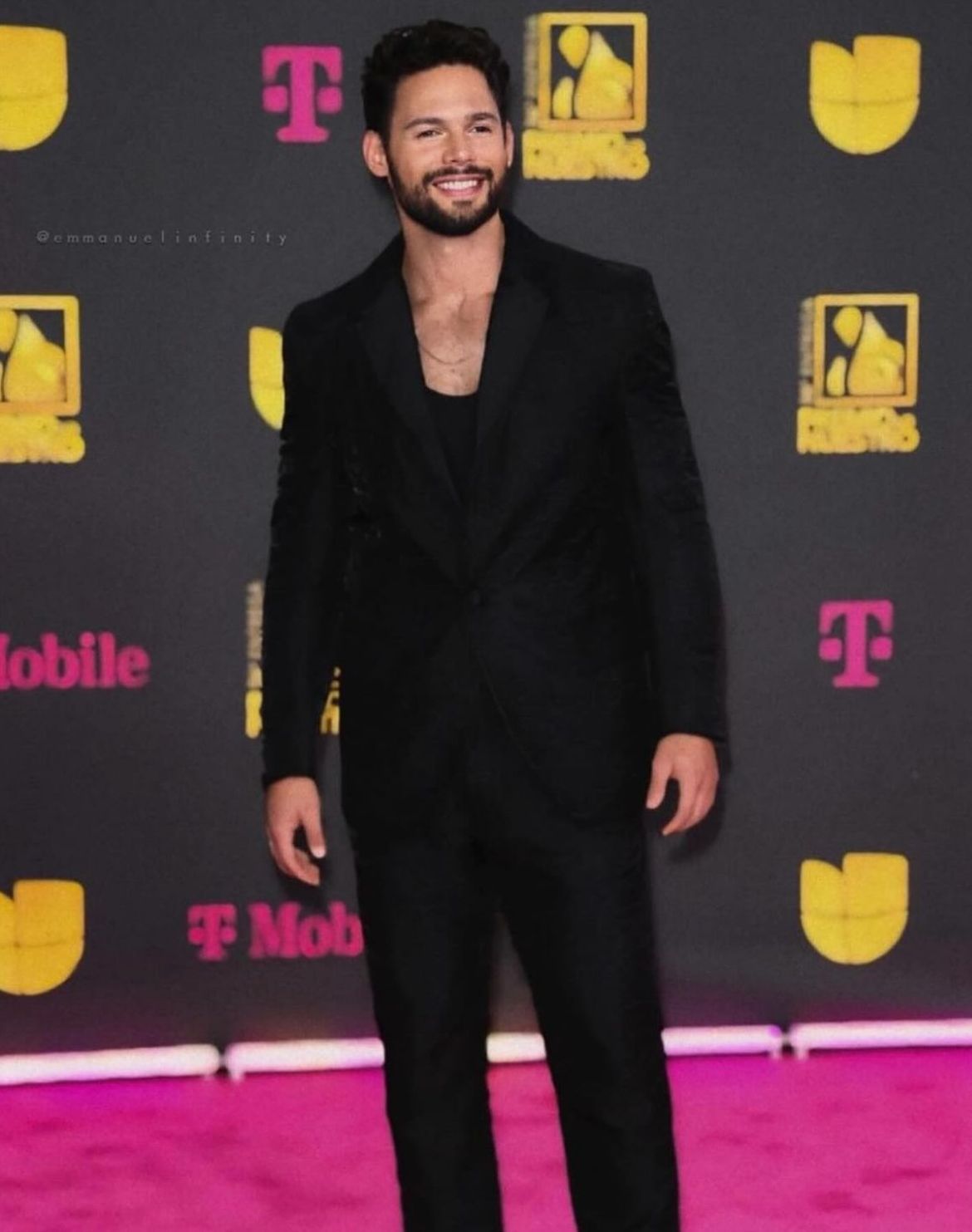 Emmanuel Palomares hosts, shines at 36th awards