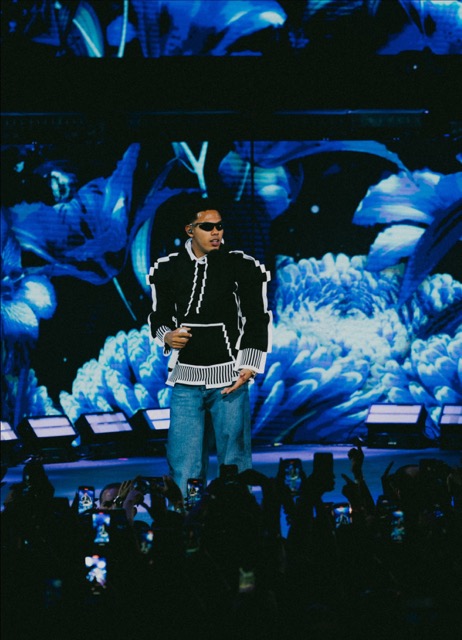 Myke Towers Singing.
