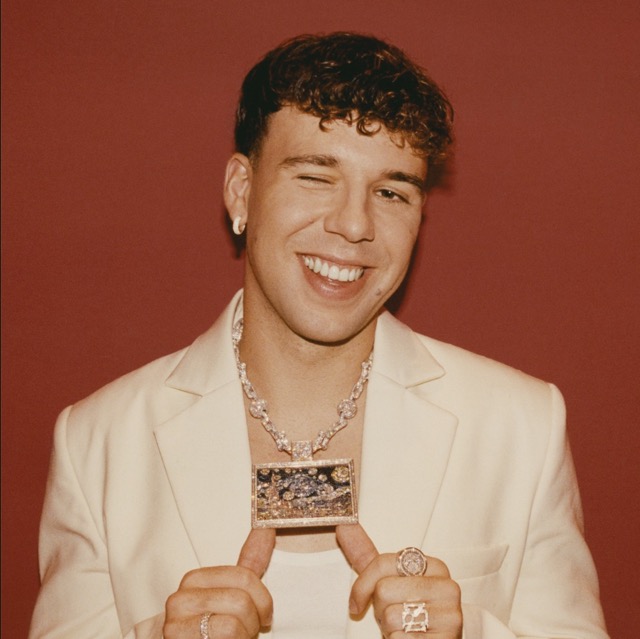Quevedo Brings Back 2000s Flair with New Single ‘DURO'