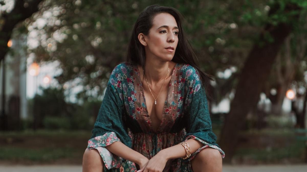Indy Fontaine Releases Emotional Single 'Odiar y Querer'