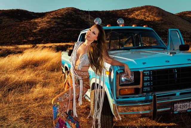 THALIA's Latest: Check Out "BEBÉ PERDÓN