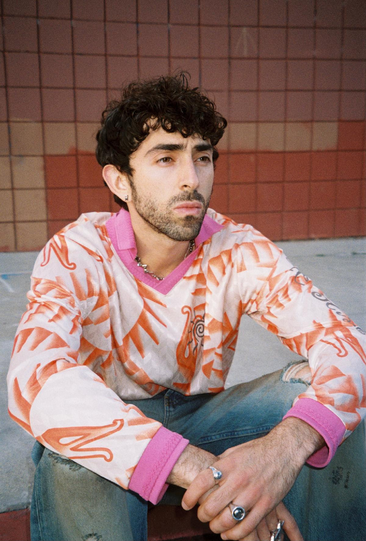 ¿Téo? Reveals Highly Anticipated New Album LUNA and Shares Latest Single “Don’t Stare Too Long”