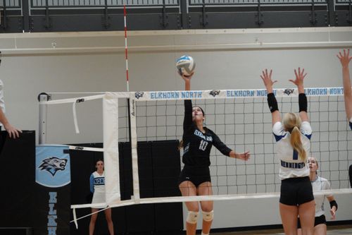 Team effort leads to three-set victory for Wolves over Bennington