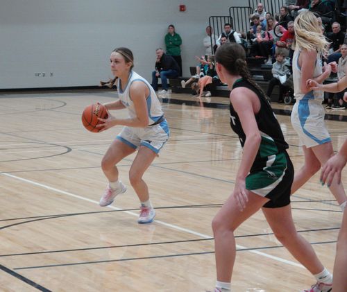 Wolves best Skutt in top-two battle; Prince sets Class B scoring record