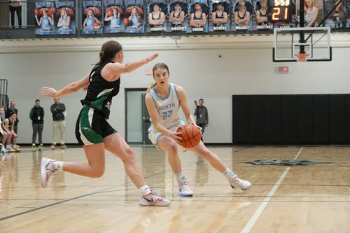 Wolves best Skutt in top-two battle; Prince sets Class B scoring record