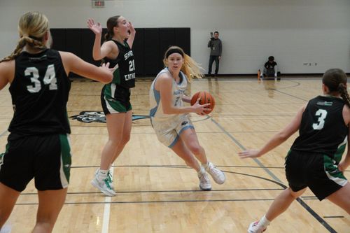 Wolves best Skutt in top-two battle; Prince sets Class B scoring record