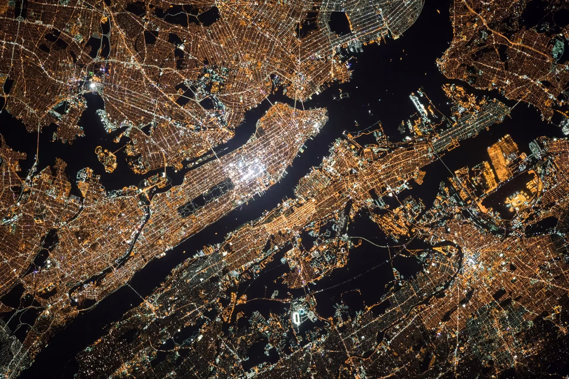Nächtliches Satellitenbild von New York City