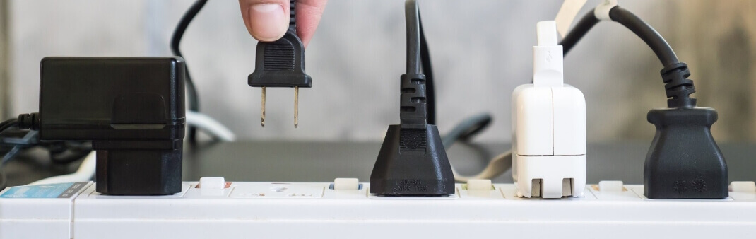 Built-in a surge protector to protect the device from damages caused by potential difference