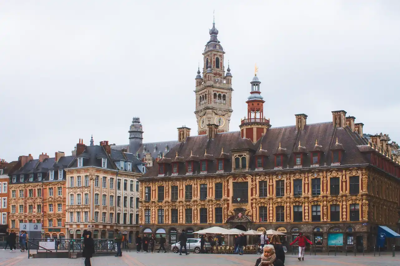 vieille bourse sur la grand-place de Lille