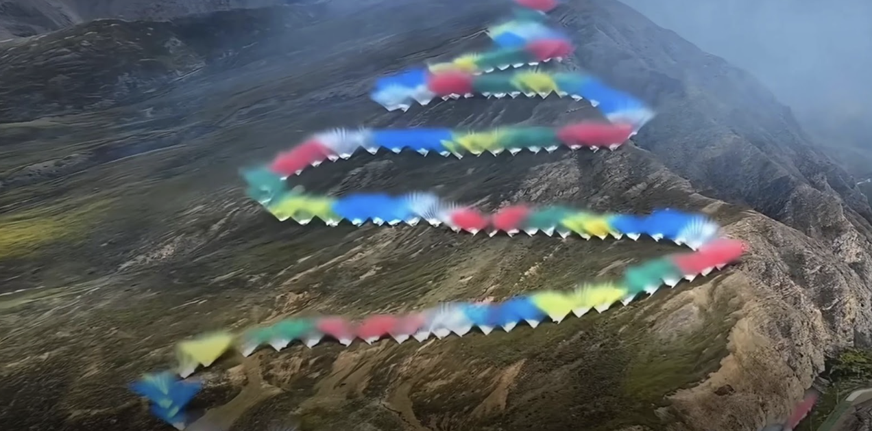 "The Rising Dragon" Falls to Earth: Cai Guo-Qiang and the Afterlife of Land Art