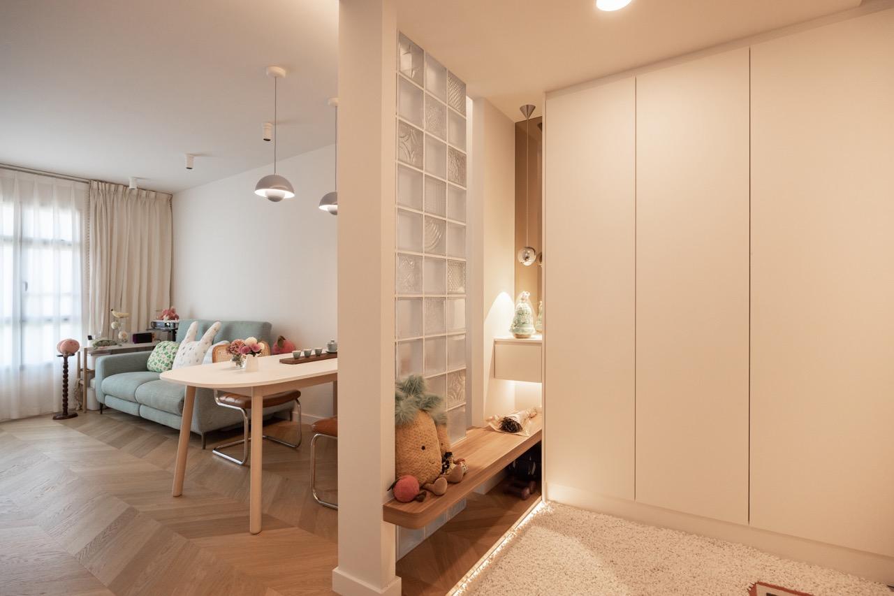 HDB Resale Interior Design by Starry Homestead: https://www.homematch.sg/interior-designers-contractors/starry-homestead-c110