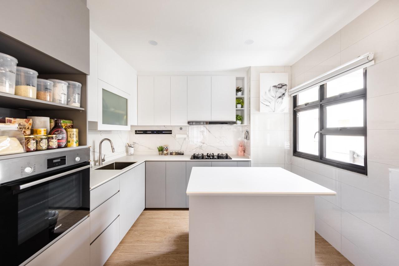Kitchen Renovation by U-Home Interior Design: https://www.homematch.sg/interior-designers-contractors/u-home-interior-design-c125