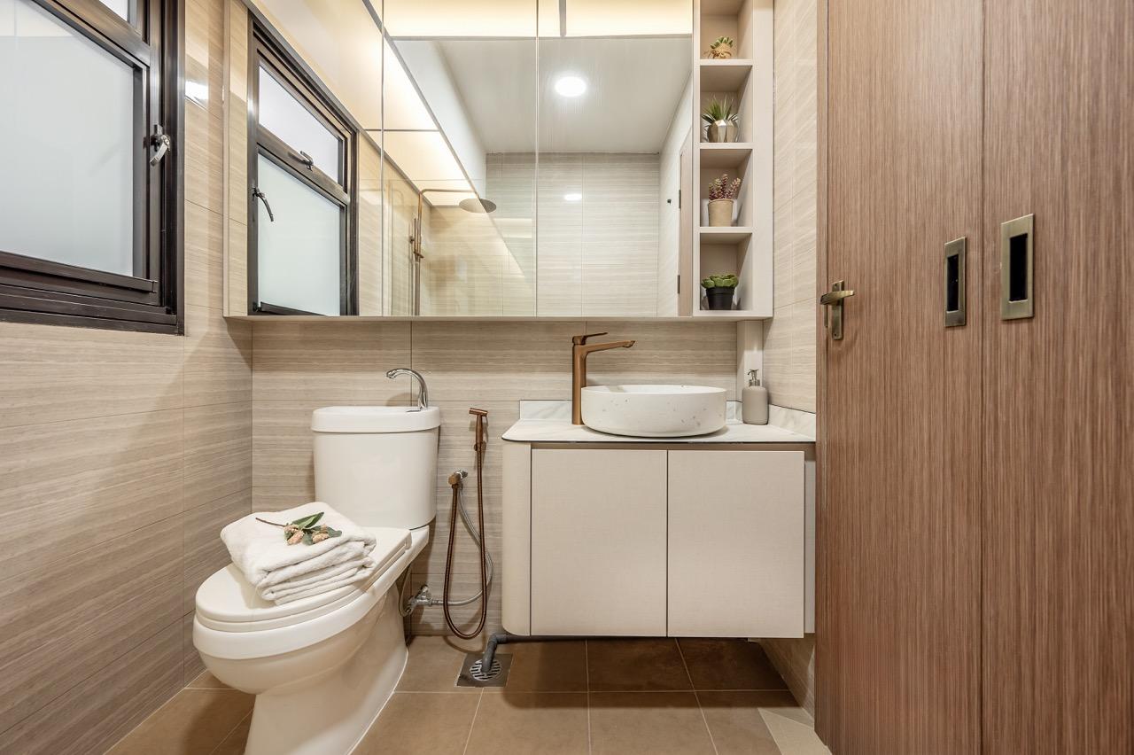 Bathroom renovation by Vitas Design: https://www.homematch.sg/interior-designers-contractors/vitas-design-c129