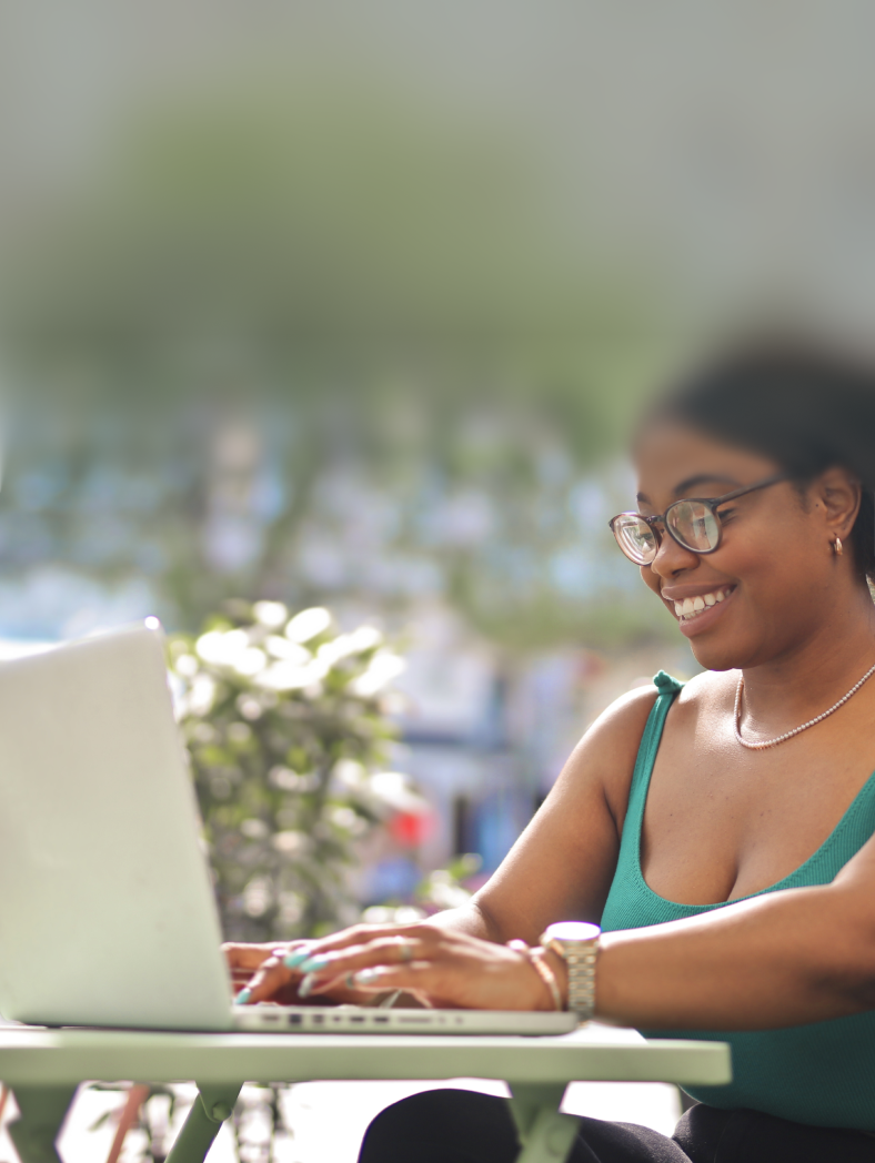 Image of a freelancer working on his laptop