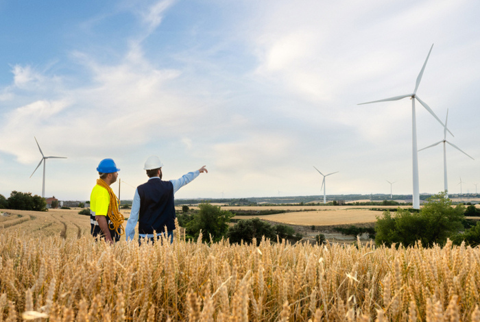 UK clean energy boost: Government kickstarts onshore wind and home solar installations break records