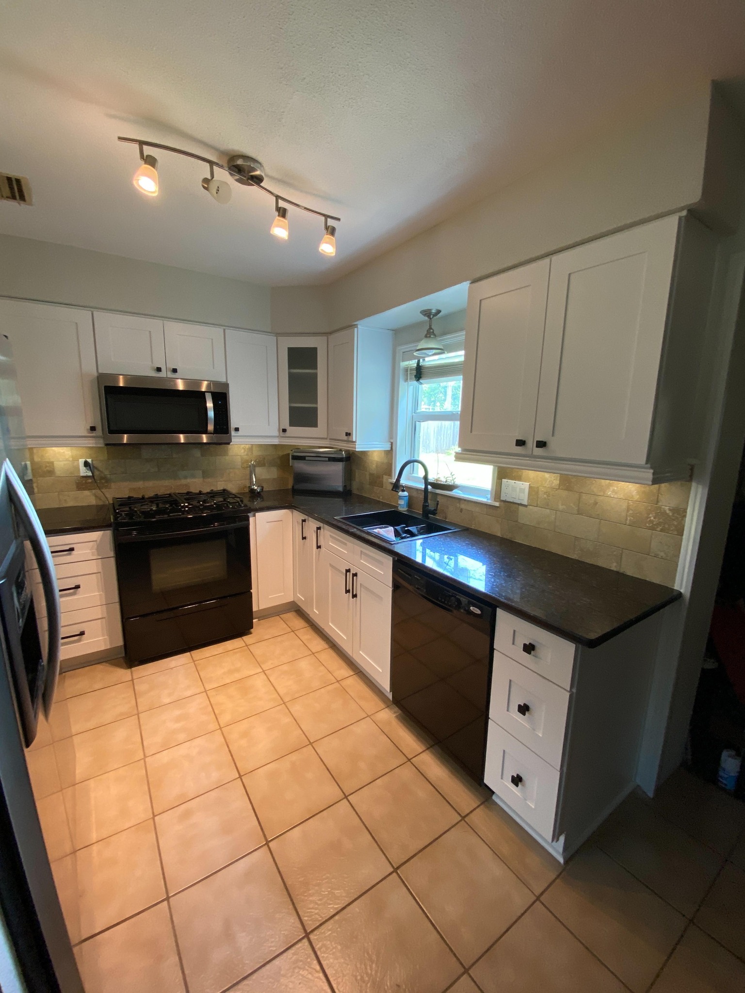 Kitchen Cabinet Update