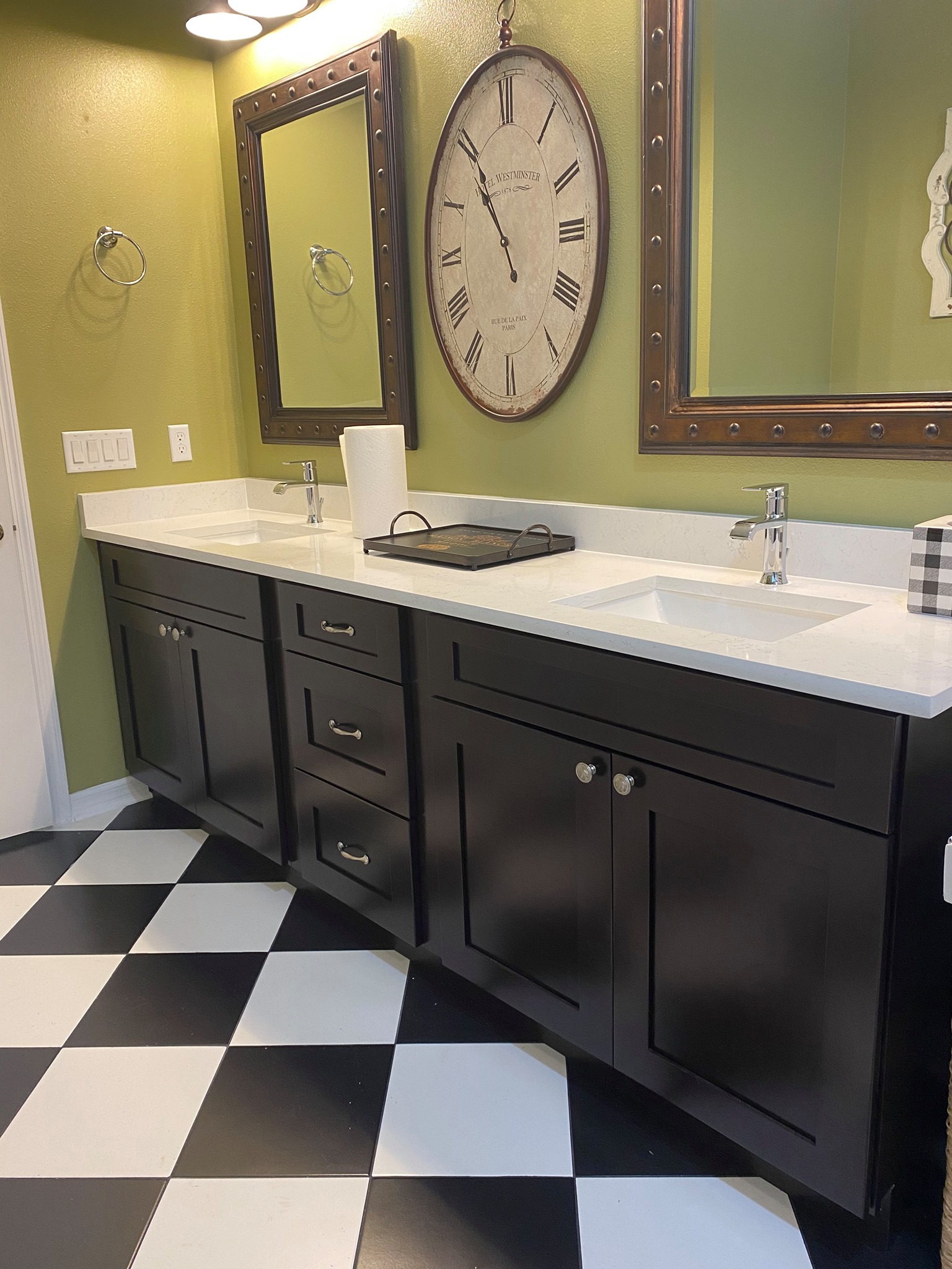 Matrix Double Vanity in Pepper with Nobel Bianco Granite
