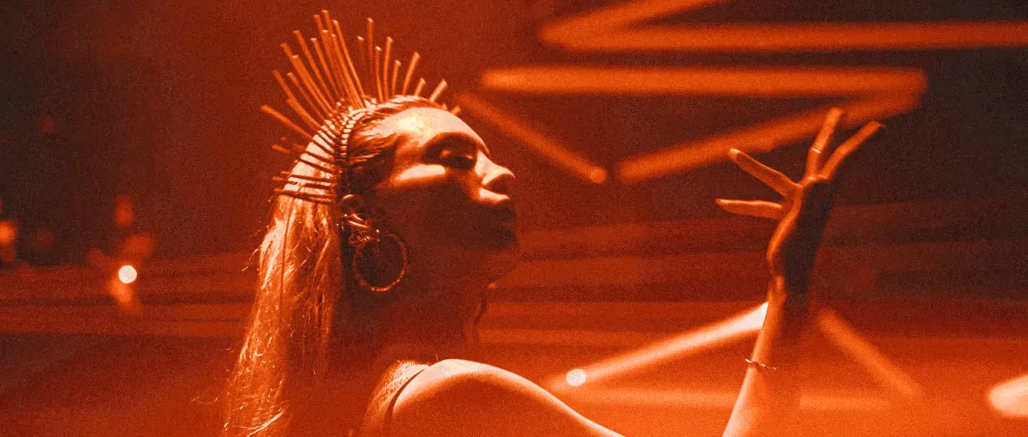 girl dancing in bonbonniere tulum nightclub