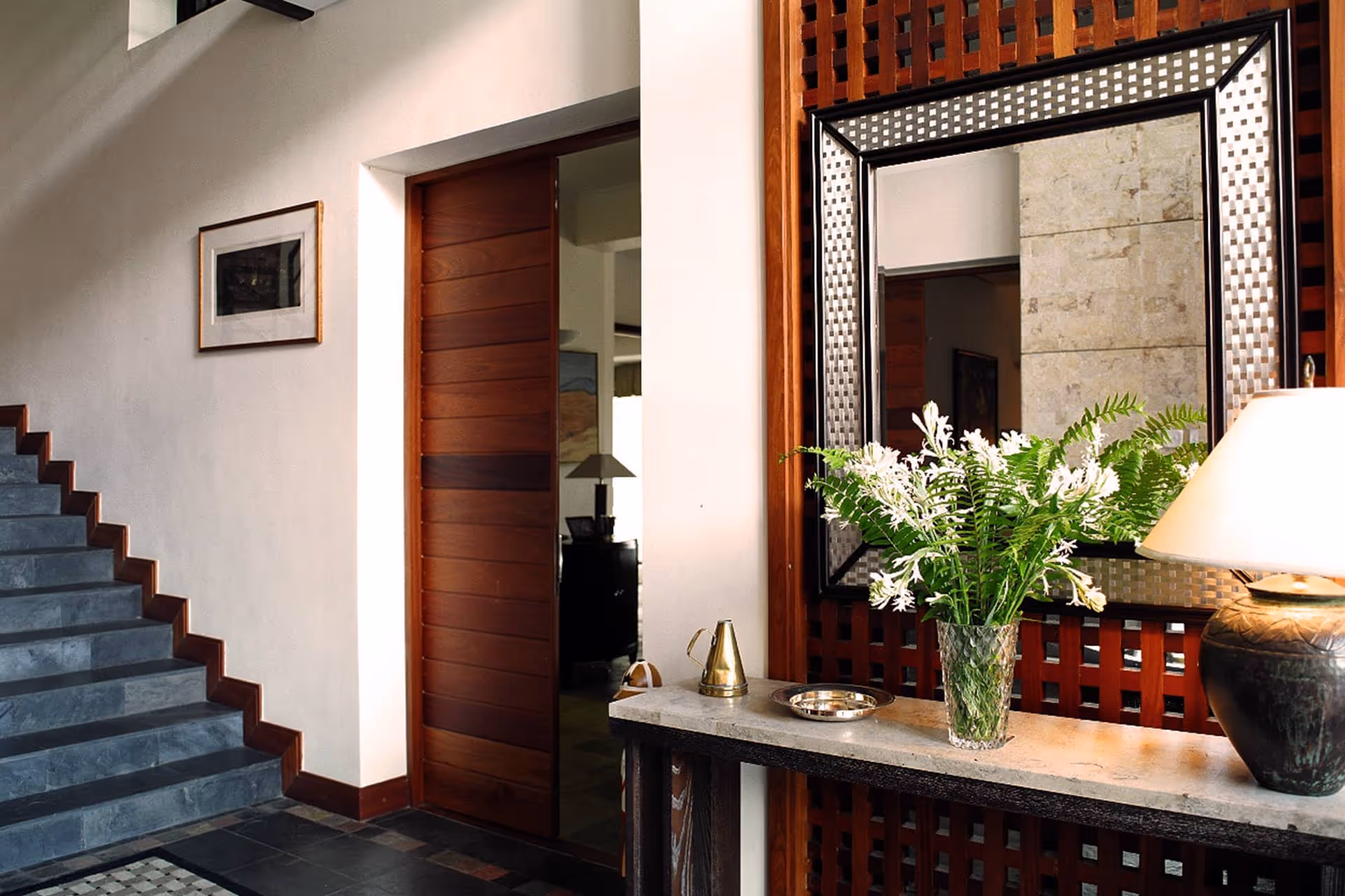 Canadian HC foyer