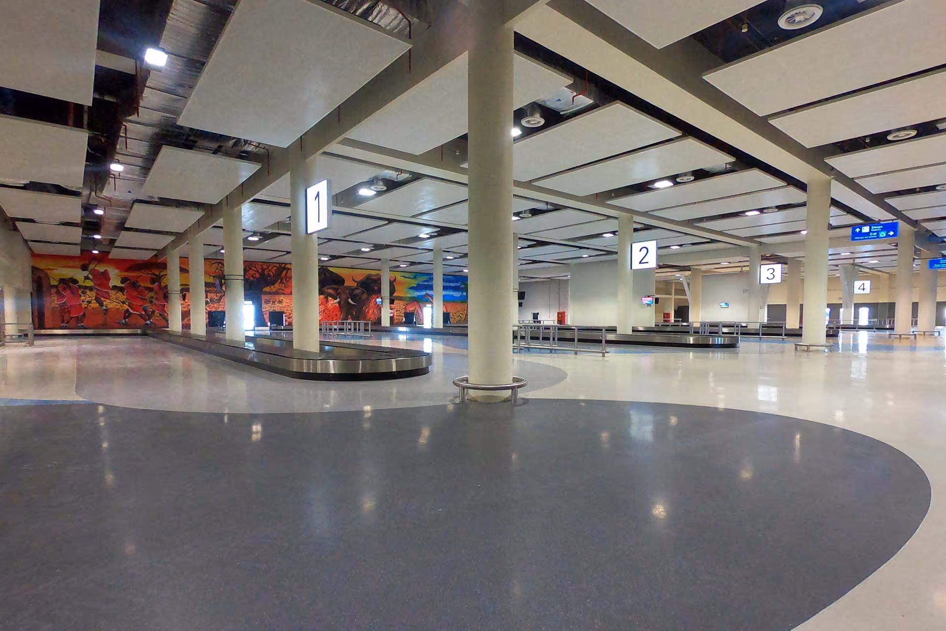 Airport luggage bay