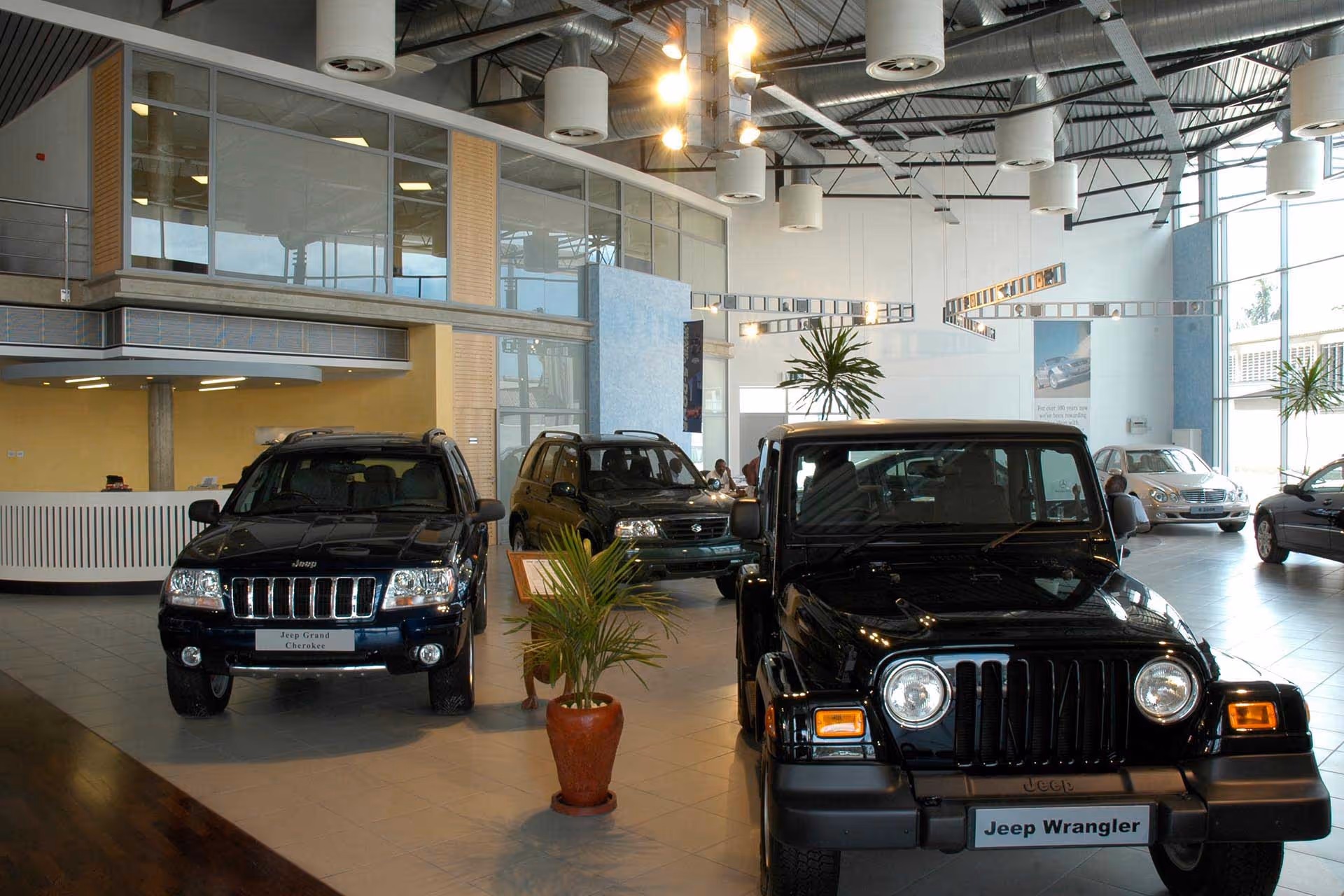 Showroom main flooor
