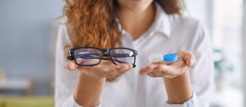 glasses-or-contact-lenses-5-factors-to-consider-when-choosing-your-eyewear