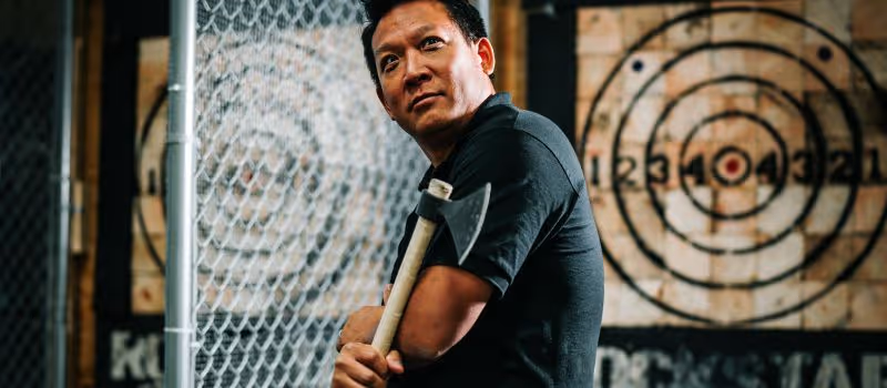 chop-to-it-5-surprisingly-awesome-reasons-to-try-axe-throwing-today