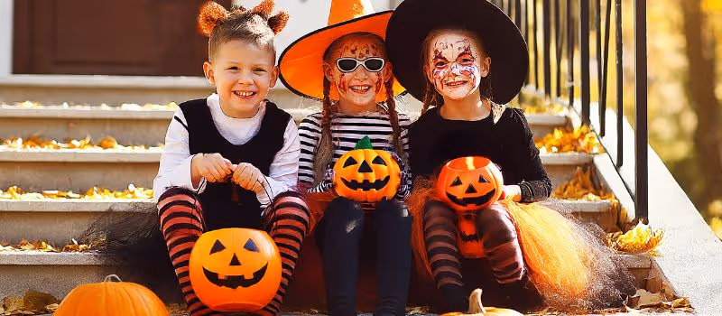 from-costumes-to-candy-5-smart-halloween-safety-tips-parents-need-to-know