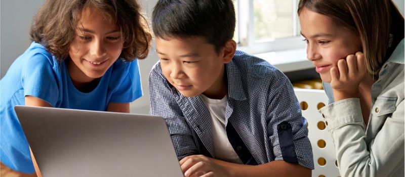 5-surprising-reasons-computer-literacy-outshines-smartphone-skills-for-kids