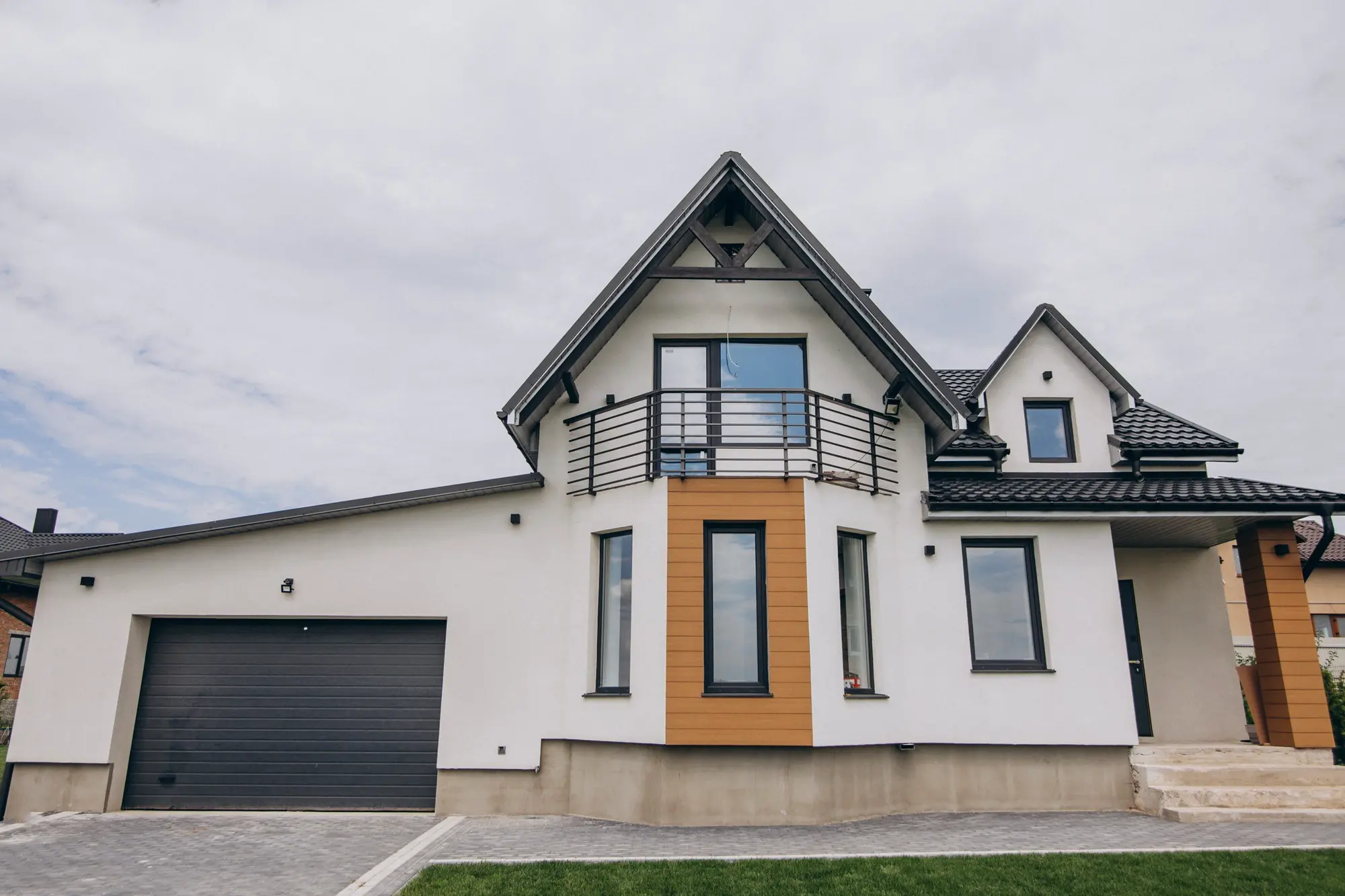 Modern detached home in North York with a clean exterior, representing the larger spaces and increased cleaning needs typical of family homes during summer.