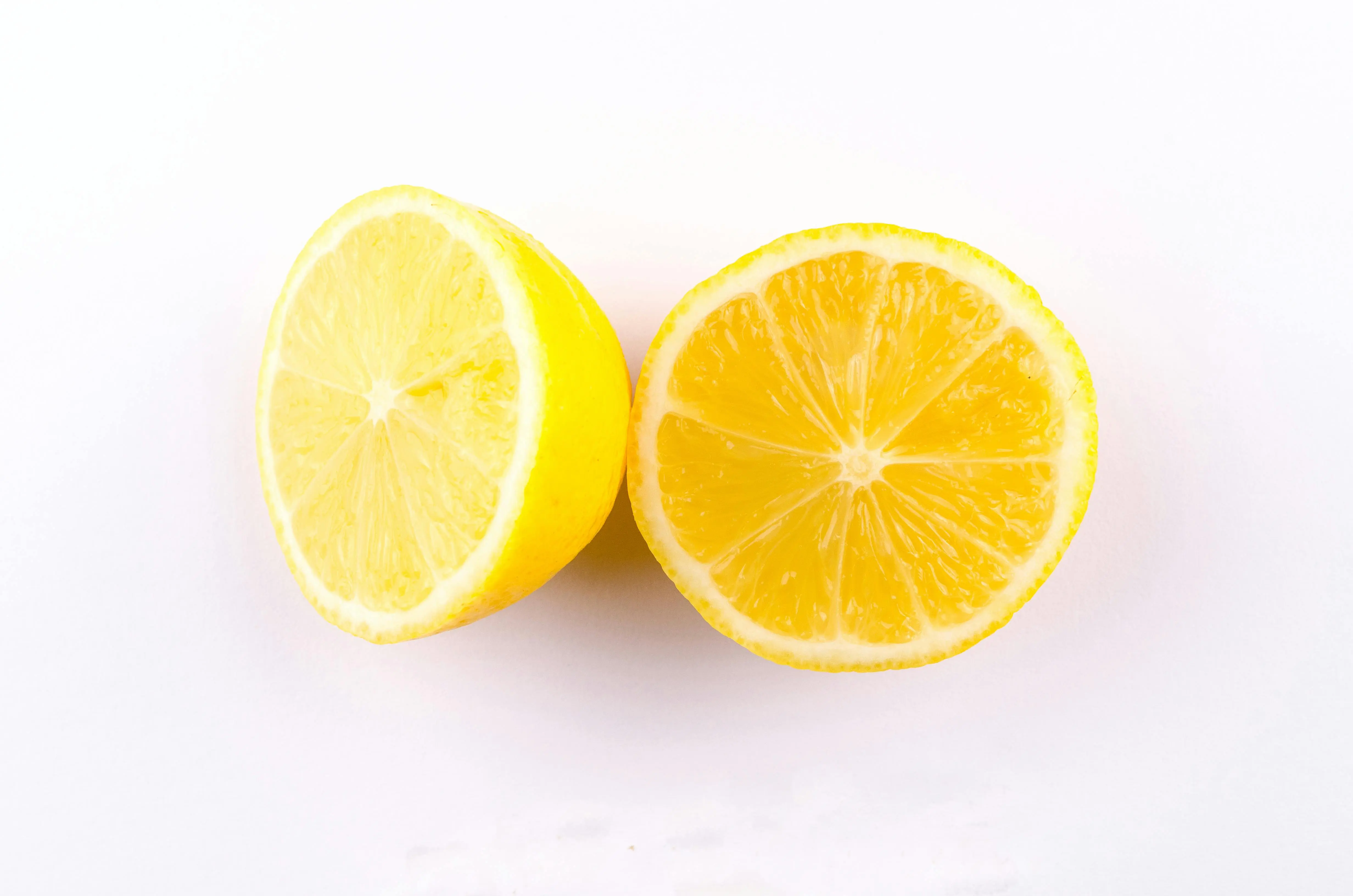 Fresh lemon halves used for natural cleaning and eco-friendly home cleaning hacks in Toronto, highlighting lemon’s antibacterial properties.