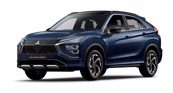 SUV Mitsubishi Eclipse Cross azul escuro visto de frente e lado com teto preto.