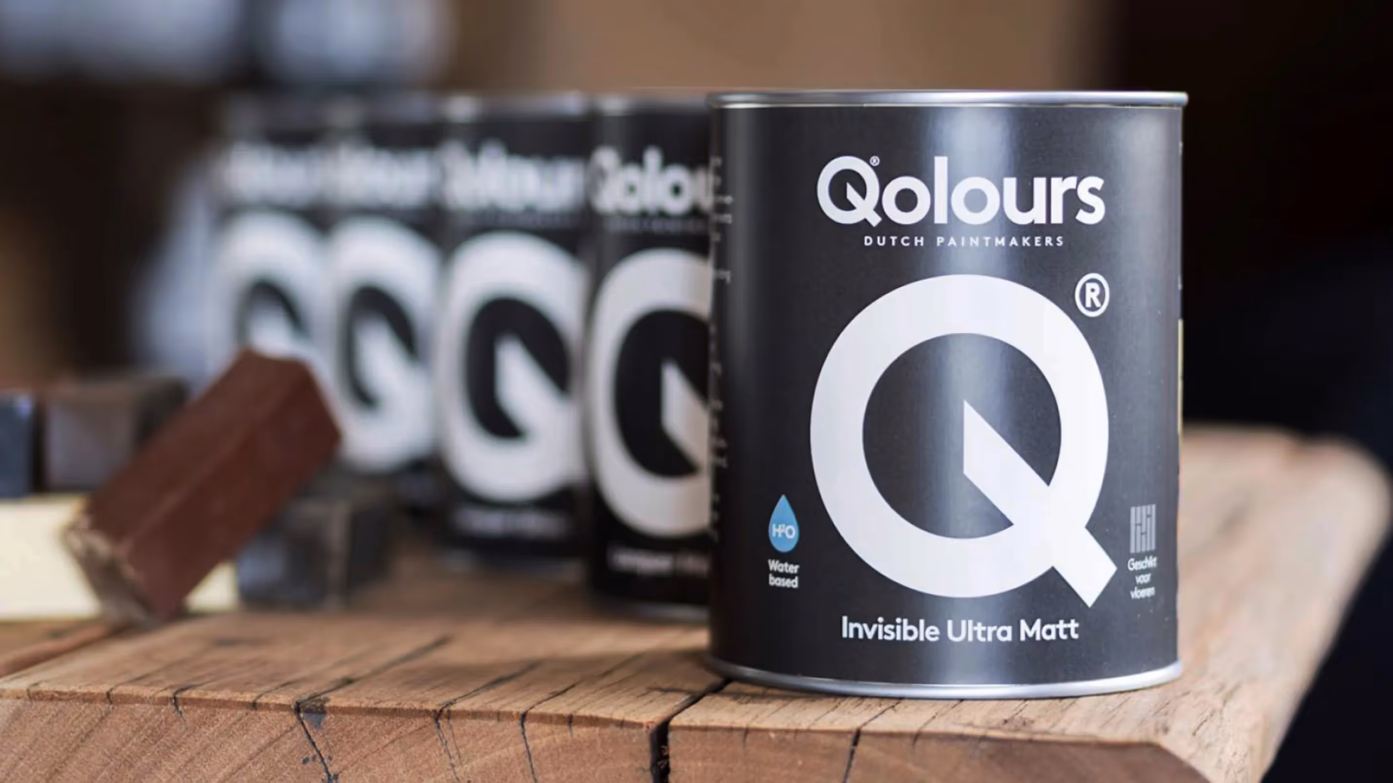 Kracht en rust in de verpakkingslijn en productinformatie. Elk product is voorzien van een uniform etiket met heldere teksten en duidelijke pictogrammen