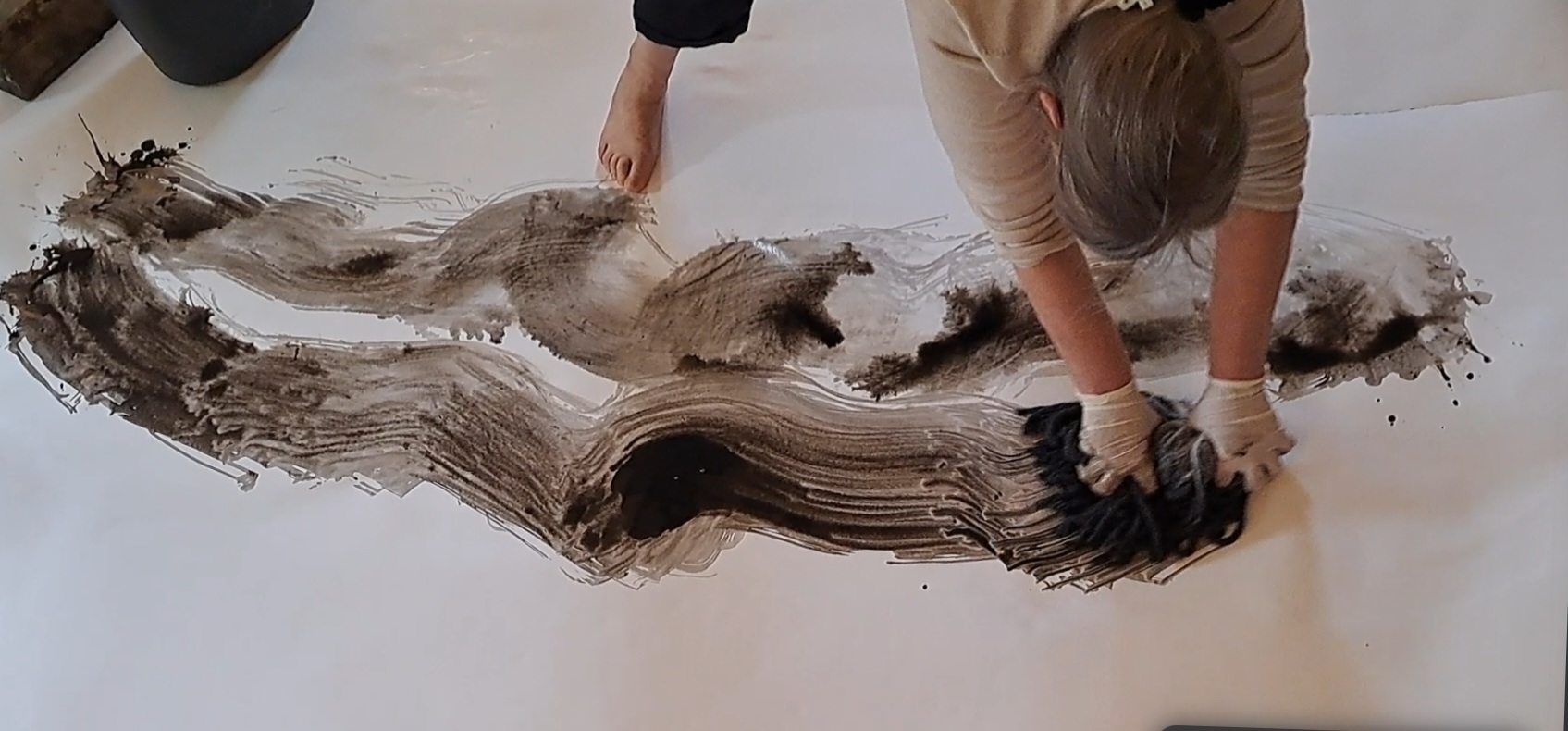 Sumi-e workshop Inkt en stilte in Atelier De Heerlijkheid in Bokhoven, oosterse inkttechniek met inkt en penseel.