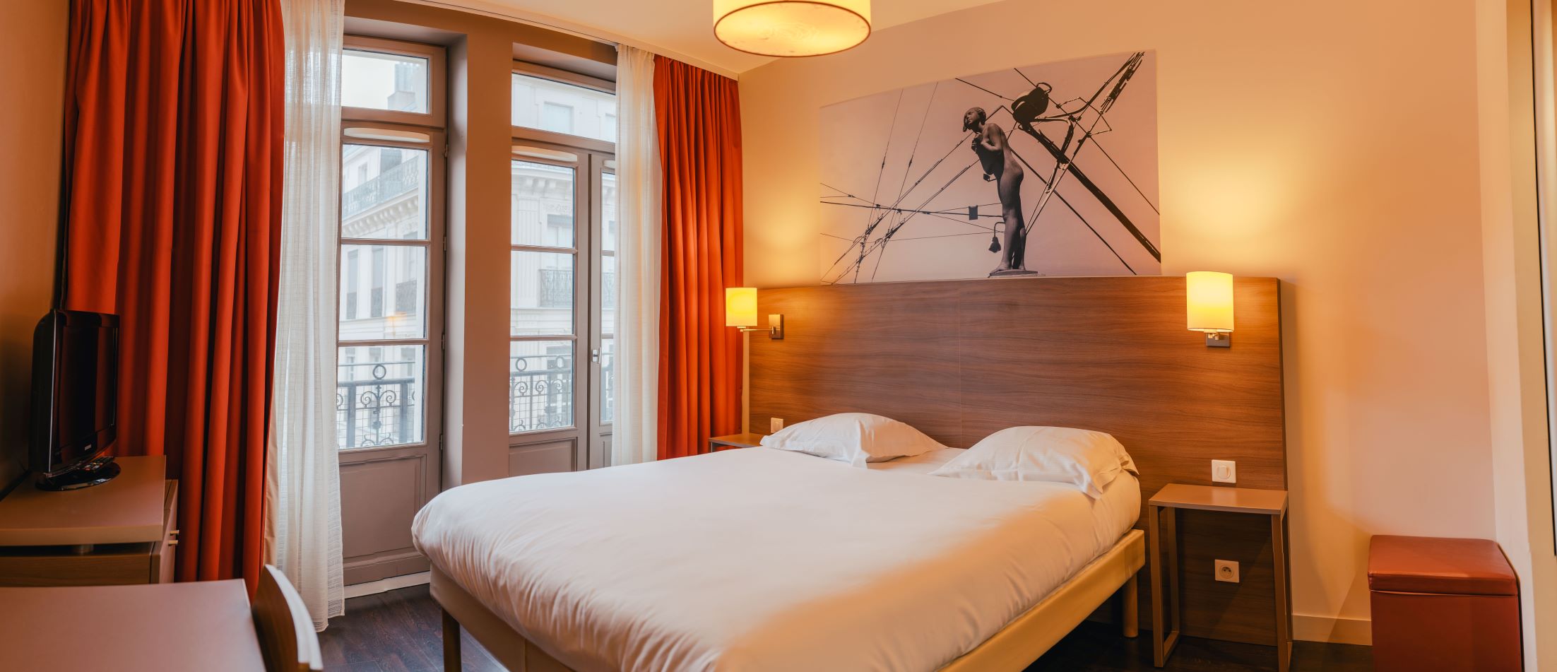 Lit double Le City Lofthotel 3 étoiles Saint-Etienne