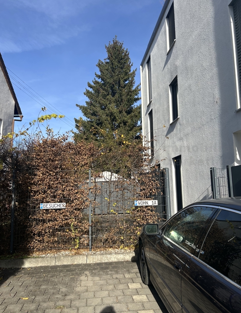 Aussenstellplatz zur Wohnung