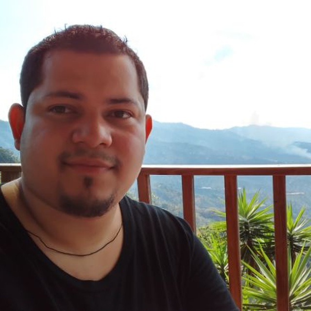 Vic Rnandez
