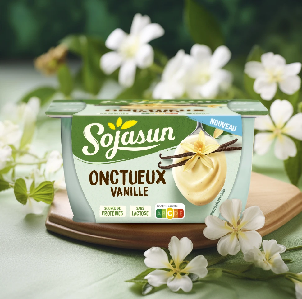 Dessert onctueux vanille sur fond fleuri