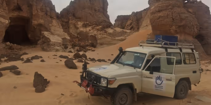 Jeep de l'ONG Handicap International au Tchad