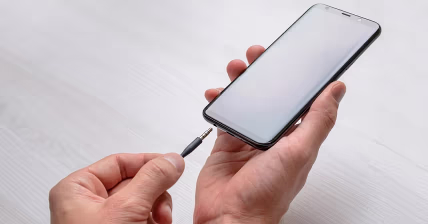 phone with headphone jack