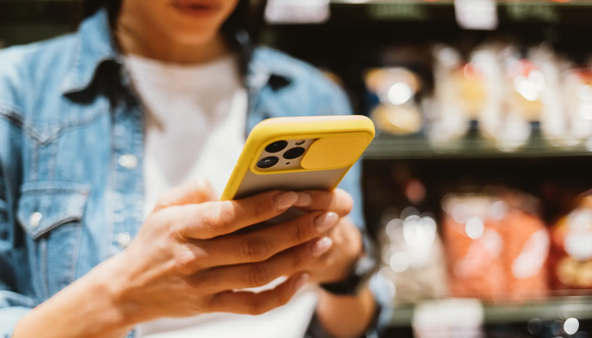 a shopping cart on a cell phone